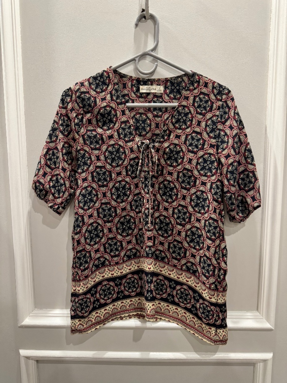 Abercrombie & Fitch Boho Geometric Medallion Tie Front Peasant Blouse S